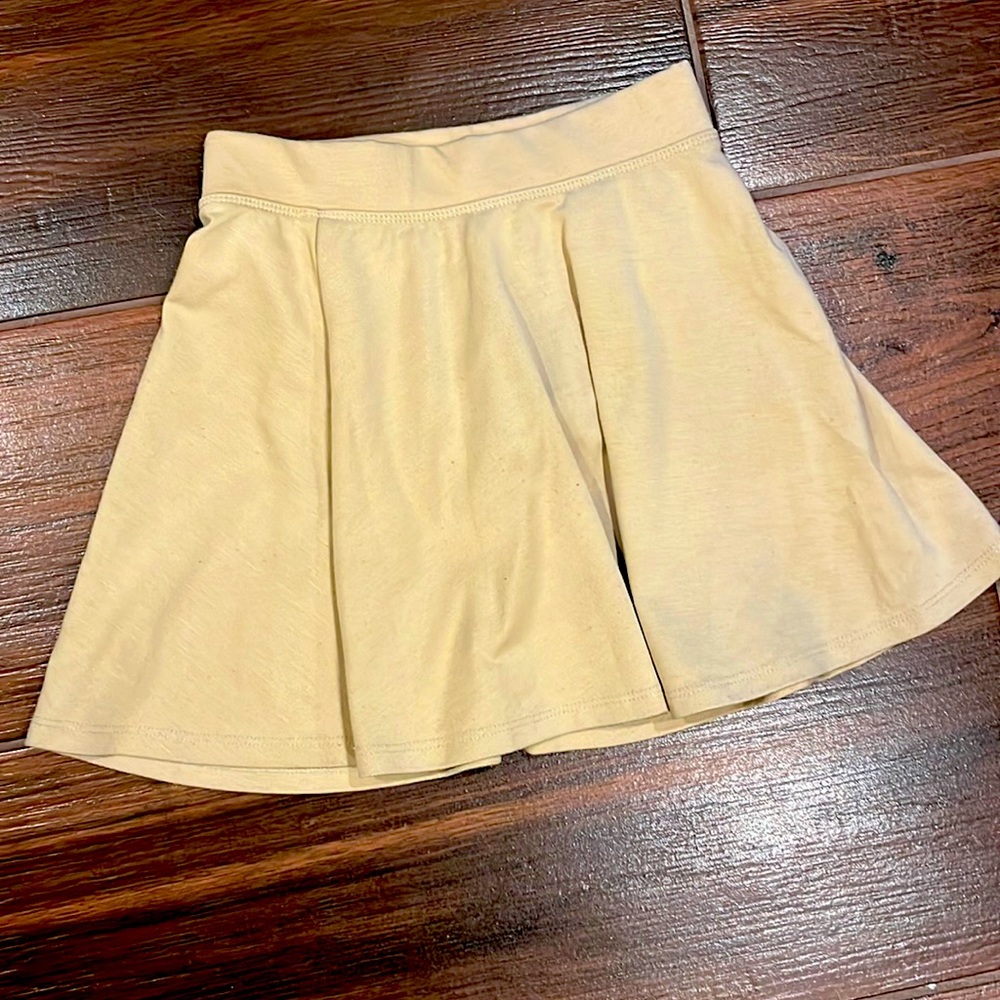 Children’s Place Khaki Uniform Skort- size 5/6